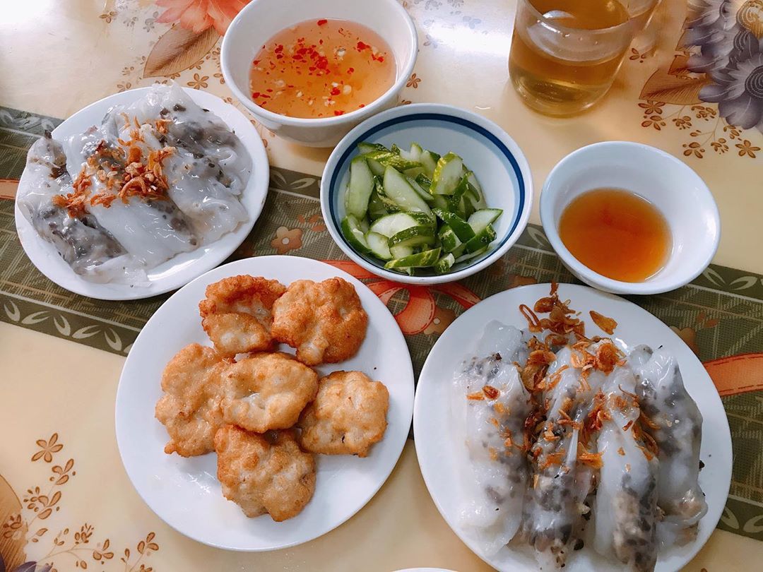 bánh cuốn chả mực Hạ Long