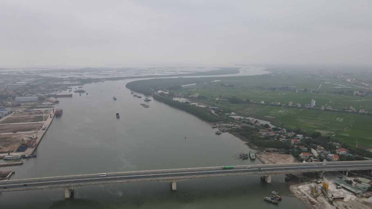 Sông Chanh Quảng Yên: Khám Phá Nhịp Sống Làng Chài Bình Yên & Cảnh Hoàng Hôn Huyền Ảo