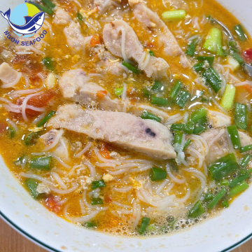 Bún Riêu Chả Mực Hạ Long: Bùng Nổ Vị Giác Với Đặc Sản Đất Mỏ (Kèm Trứng Vịt Lộn)